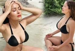 Salma Hayek bikinili fotoğrafları ile dikkat çekiyor!