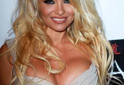 Sahil Güvenlik dizisinin güzel yıldızı Pamela Anderson'un evliliği dizi oluyor!