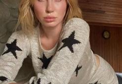 Ireland Baldwin Zoom'a üstsüz katıldı!