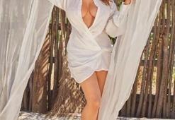 Kelly Brook işe sütyensiz gitti! Dönen bir daha baktı...