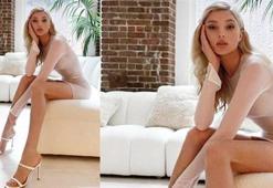 Elsa Hosk güzel haberi çıplak pozla duyurdu!