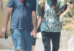 Mel Gibson 34 yaş küçük sevgilisiyle tatilde