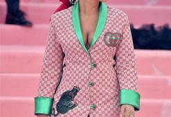 Naomi Campbell'den büyük beden model Ashley Graham’a destek