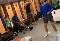 Adnan Januzaj'a eşek şakası!