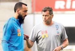 Skibbe Mitroglou'na kefil oldu!