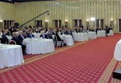 Esma Esad iftarlık dağıttı