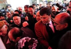 Azer Bülbül son yolculuğuna uğurlandı