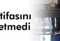Tartışılan komutana madalya!