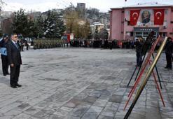 Hakkari'de Atatürk anıtına çelenk!
