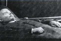 'Lenin gömülsün'