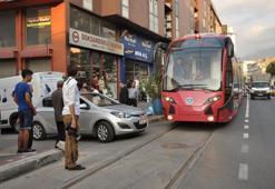 İlk yerli tramvayın test sürüşü park engeline takıldı!