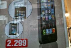 BİM iPhone 5S''i rekor bir fiyatla satışa sunuyor!