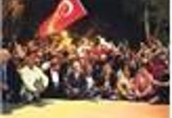 Polise dava ‘kırmızılı kadın’a takipsizlik!