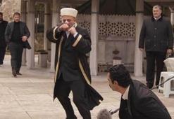 'İsmail Abi' imam oldu!