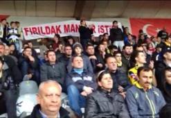 Mansur Yavaş bu pankartı görünce maçı terk etti