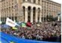 Ukrayna'da oylama ertelendi!
