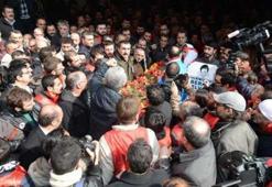 Yüzbinlerce kişi uğurladı