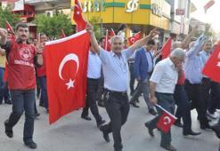 Türkiye 'bayrağa saygı' için yürüdü!