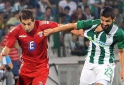 Timsah Chikhura düştü