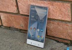 Sharp'ın "çerçevesiz" telefonu AQUOS Crystal incelemesi