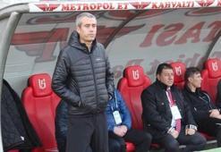 Balıkesirspor Özdeş'le devam ediyor