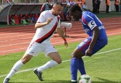Karabükspor'u Yıldırım çarptı