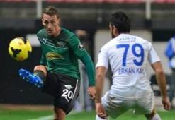 Akhisar'da Ahmet Cebe ile yollar ayrıldı