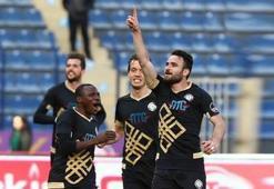 "Milli takıma çağrılmadığım için üzülüyorum"