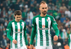 Bursaspor'da iki isim kadro dışı!