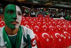 Konyaspor taraftarlarından İzmir Marşı
