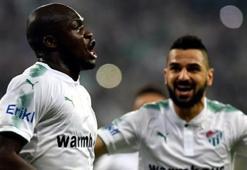Moussa Sow seriye bağladı