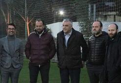 Akhisarspor yönetiminden kampa destek ziyareti