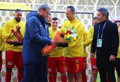 Süper Lig'de tarihi an! Umut Bulut, lig tarihinin en çok forma giyen futbolcusu oldu!