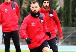 Emre Çolak, Fatih Karagümrük'le olan sözleşmesini feshettiklerini açıkladı