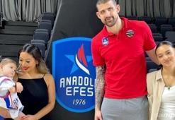 Adrien Moerman Anadolu Efes'e veda etti