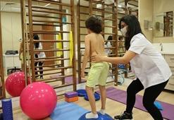 Fizyoterapistten skolyoz tedavisi açıklaması