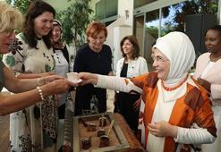 Emine Erdoğan, Antalya Diplomasi Forumu'na katılan liderlerin eşleriyle bir araya geldi