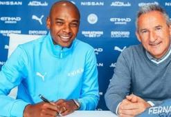 Fernandinho 1 yıl daha Manchester City'de
