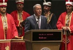 Bakan Akar'dan terörle mücadele mesajı: Teröristler kaçacak delik arıyor