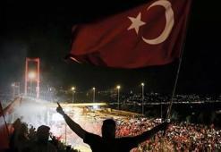 15 Temmuz Demokrasi ve Milli Birlik Günü'nde Türkiye tek ses!