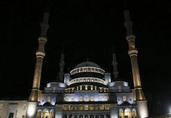 15 Temmuz selası ne zaman okunacak? 15 Temmuz camilerde sela okunacak mı? Bugün sela kaçta okunacak?