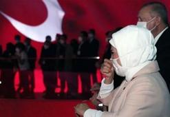 Duygu dolu anlar! Emine Erdoğan gözyaşlarına hakim olamadı