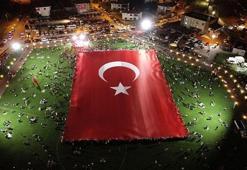 Dünyanın en büyük Türk bayrağı Kayseri'de açıldı