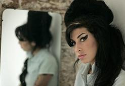 Amy Winehouse neden öldü? Amy Winehouse hayatı hakkında merak edilenler!