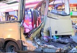İstanbul'da minibüs kaza yaptı: Çok sayıda yaralı var