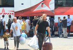 Bayram dönüşü otogarda yoğunluk oluştu