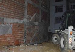 Sultangazi'de iki bina çökme riski nedeniyle boşaltıldı