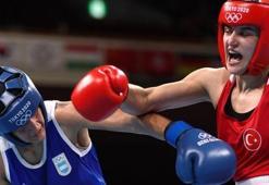 2020 Tokyo Olimpiyat Oyunları'nda kadınlar 60 kiloda milli boksör Esra Yıldız, çeyrek finale yükseldi