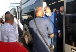 Klima bozulunca metrobüsteki yolcular araçtan indirildi