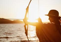 Yay burcu kadını hoşlandığını nasıl belli eder? Yay burcu kadını aşık olursa ne yapar?